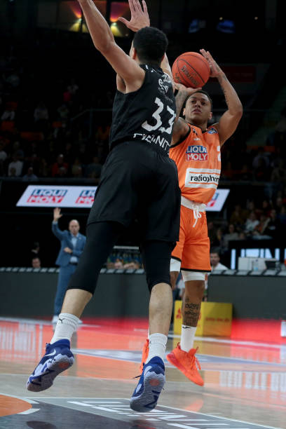 篮不稳受到 篮不稳受到