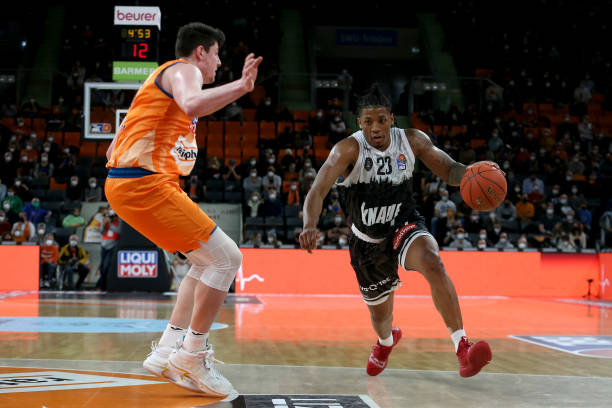 足球不仅是 足球不仅是